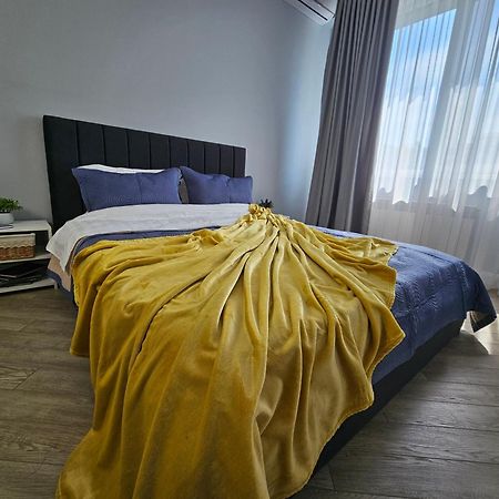 3 Room Gagarin Park Residential Complex Near Mega Shopping Mall Ałma Ata Zewnętrze zdjęcie