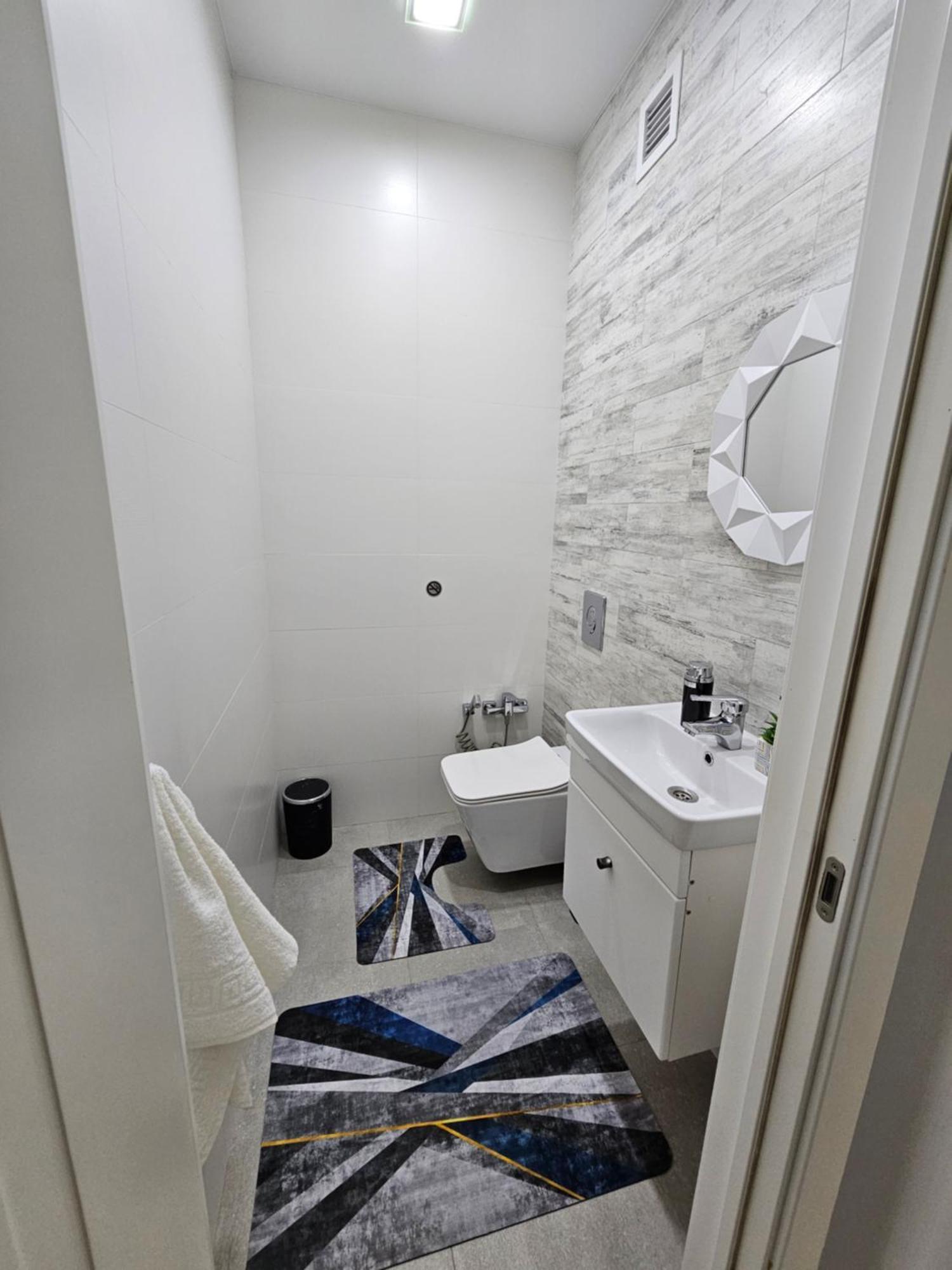 3 Room Gagarin Park Residential Complex Near Mega Shopping Mall Ałma Ata Zewnętrze zdjęcie