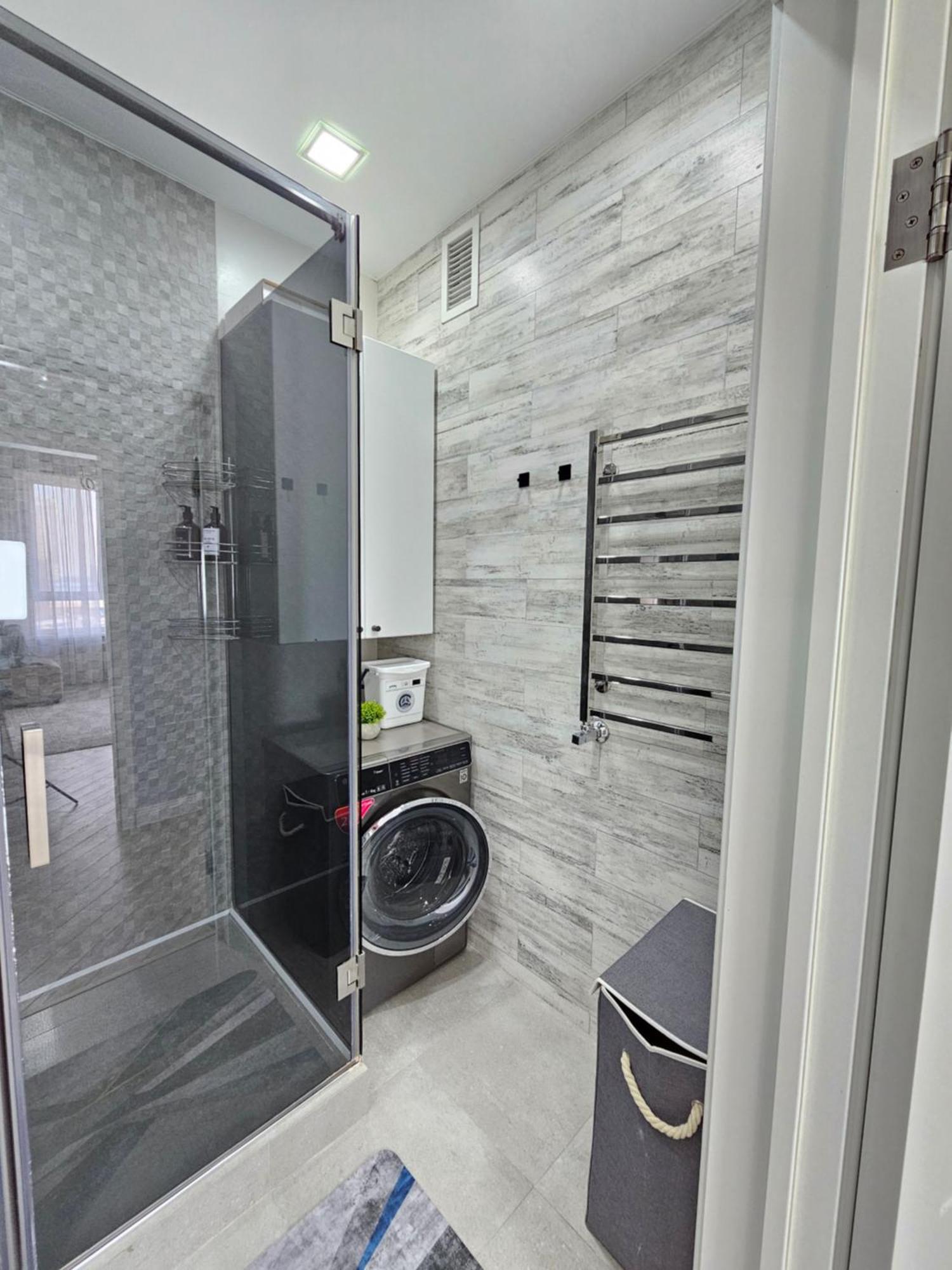 3 Room Gagarin Park Residential Complex Near Mega Shopping Mall Ałma Ata Zewnętrze zdjęcie